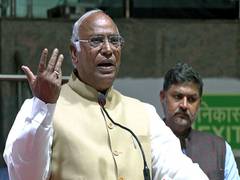 
      
      Kharge attacks Modi over PSUs, snatching goverment jobs 
      
      