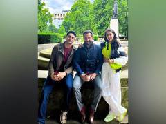 
      
      Sara Ali Khan poses with Saif Ali Khan, Ibrahim
      
      