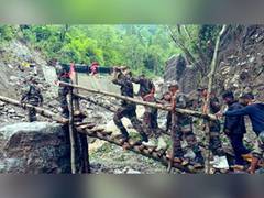 
      
      Indian Army continues assistance to stranded tourists in Sikkim 
      
      