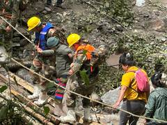 
      
      Indian Army continues assistance to tourists stranded in Sikkim
      
      