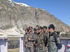 
      
      Northern Army Commander reviews Amarnath Yatra preparations
      
      