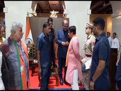 
      
      West Bengal BJP president meets Governor CV Ananda Bose
      
      