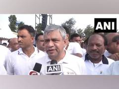 
      
      Railways Minister likens PM Modi to Vivekananda on Yoga Day
      
      