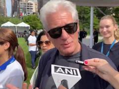 
      
      Richard Gere lauds PM Modi for Yoga Day message
      
      