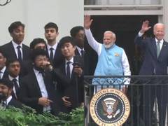 
      
      Penn Masala sings 'Chaiyya Chaiyya' for PM Modi's welcome
      
      