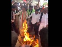 
      
      Telangana Congress holds state-wide protest against CM KCR
      
      