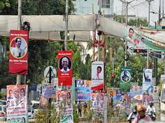 
      
      Opposition leaders arrive in Patna for mega meet 
      
      