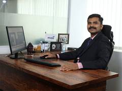 
      
      Deciding Between Stocks and Equity Funds for Long-Term Investment
      
      