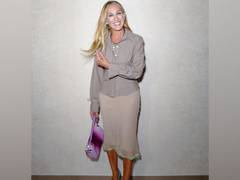 
      
      Sarah Jessica Parker gives nod to late friend Willie Garson
      
      