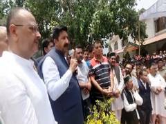 
      
      Congress celebrates former CM Virbhadra Singh's birth anniversary
      
      