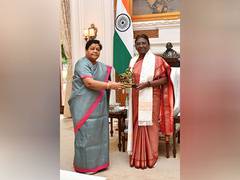 
      
      Manipur Governor calls on President Murmu in Delhi
      
      