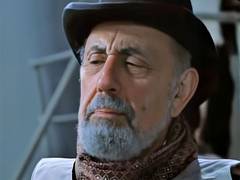 
      
      'Titanic' actor Lew Palter passes away 
      
      