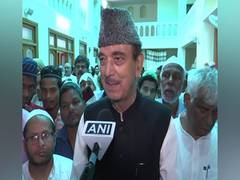 
      
      Ghulam Nabi Azad offers namaz on Eid-al-Adha
      
      