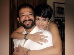 
      
      Mandira Bedi remembers husband Raj on 2nd death anniversary
      
      