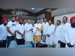 
      
      Bajpur sugar mill workers meet CM Pushkar Singh Dhami
      
      