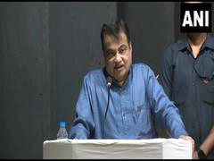 
      
      Nitin Gadkari shares dais with Digvijay Singh in Pune
      
      