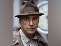 
      
      Oscar-winning actor Alan Arkin passes away
      
      