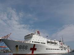 
      
      China to send navy's hospital ship 