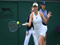 
      
      Wimbledon: Pegula survives three-setter against Davis
      
      