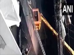 
      
      UP: Fire breaks out at a showroom in Jhansi, 4 people dead
      
      