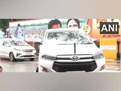 
      
      Maharashtra: Shiv Sena(UBT)  leaders to hold meet at 'Matoshree' 
      
      