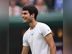 
      
      Wimbledon: Carlos Alcaraz, Andy Murray start campaign with wins
      
      