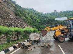 
      
      Himachal: Vehicular movement resumes after two hours on NH 5
      
      