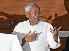 
      
      Bihar CM announces ex gratia of Rs 4 lakh each to 15 people died 
      
      