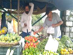 
      
      Uttarakhand: Tomatoes now going at Rs 250 per kg in Gangotri Dham
      
      