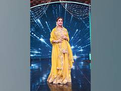 
      
      Sonali Bendre recalls working with Saroj Khan
      
      