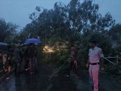 
      
      Himachal Pradesh: Vehicular movements restored on blocked road
      
      