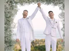
      
      Hoying ties knot with Mark in romantic seaside wedding
      
      