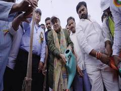 
      
      Nitin Gadkari calls upon people to become part of Green India
      
      