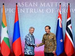 
      
      India supports Indonesia's chairship for East Asia summit
      
      