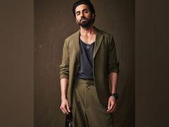 
      
      Ayushmann Khurrana shares pricless picture from school days
      
      