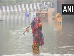 
      
      Delhi people face problems as severe waterlogging still persists
      
      