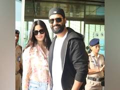 
      
       Katrina flies out of Mumbai with hubby Vicky ahead of her b'day
      
      