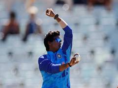 
      
      Harmanpreet elects to field first against Bangladesh in 1st ODI
      
      
