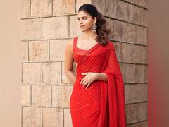
      
      Suhana Khan exudes 'Desi' vibes in red saree, see pic
      
      