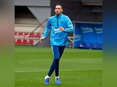 
      
      Sergio Busquets reunites with Lionel Messi, signs for Inter Miami
      
      