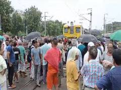 
      
      Amarnath pilgrims hail langar and other facilities
      
      