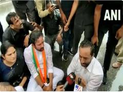 
      
      Union minister prevented from visiting Telangana housing site
      
      