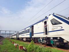 
      
      Tenders awarded for 'Kavach' in Delhi-Mumbai, Delhi-Howrah routes
      
      