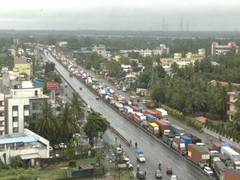 
      
      Gujarat: Waterlogging at several places in Navsari, traffic snarl
      
      