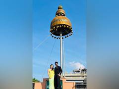 
      
      Ranveer, Alia light up Bareilly’s iconic Jhumka Chowk
      
      
