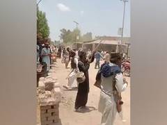 
      
      Pakistan: Hundreds of gunmen raid village in Sindh, abduct women
      
      