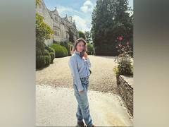 
      
      Kareena shares new sun-kissed picture from her Europe vacay
      
      
