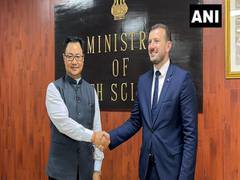 
      
      Kiren Rijiju meets European Commissioner for Environment
      
      
