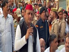 
      
      Akhilesh Yadav visits village of deceased Kanwariyas 
      
      