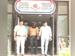 
      
      Cousin held for killing 22-yr-old woman in Delhi's Malviya Nagar
      
      
